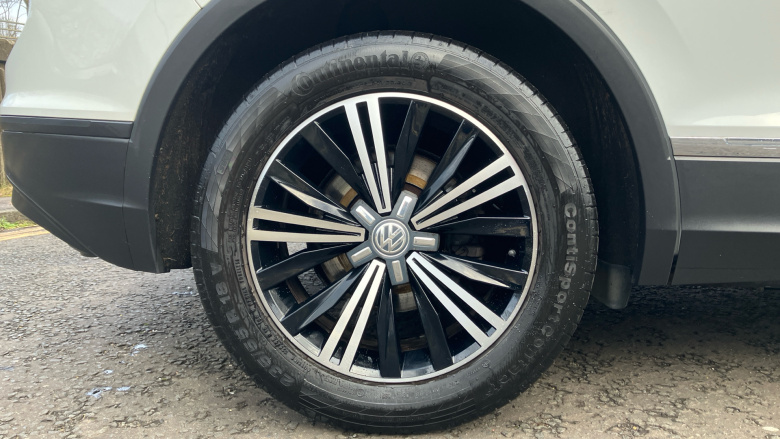 Volkswagen Tiguan 2.0 TDi 150 SE Nav 5dr Diesel Estate